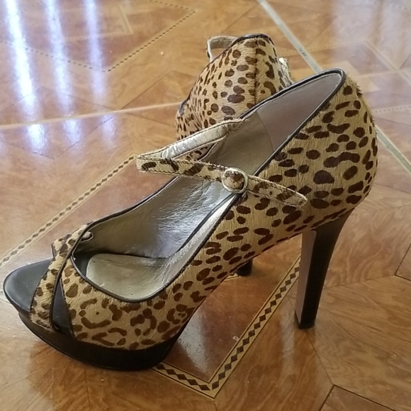 BCBG Cheetah Platform Shoes 7.CLOSEOUT A - Picture 3 of 4